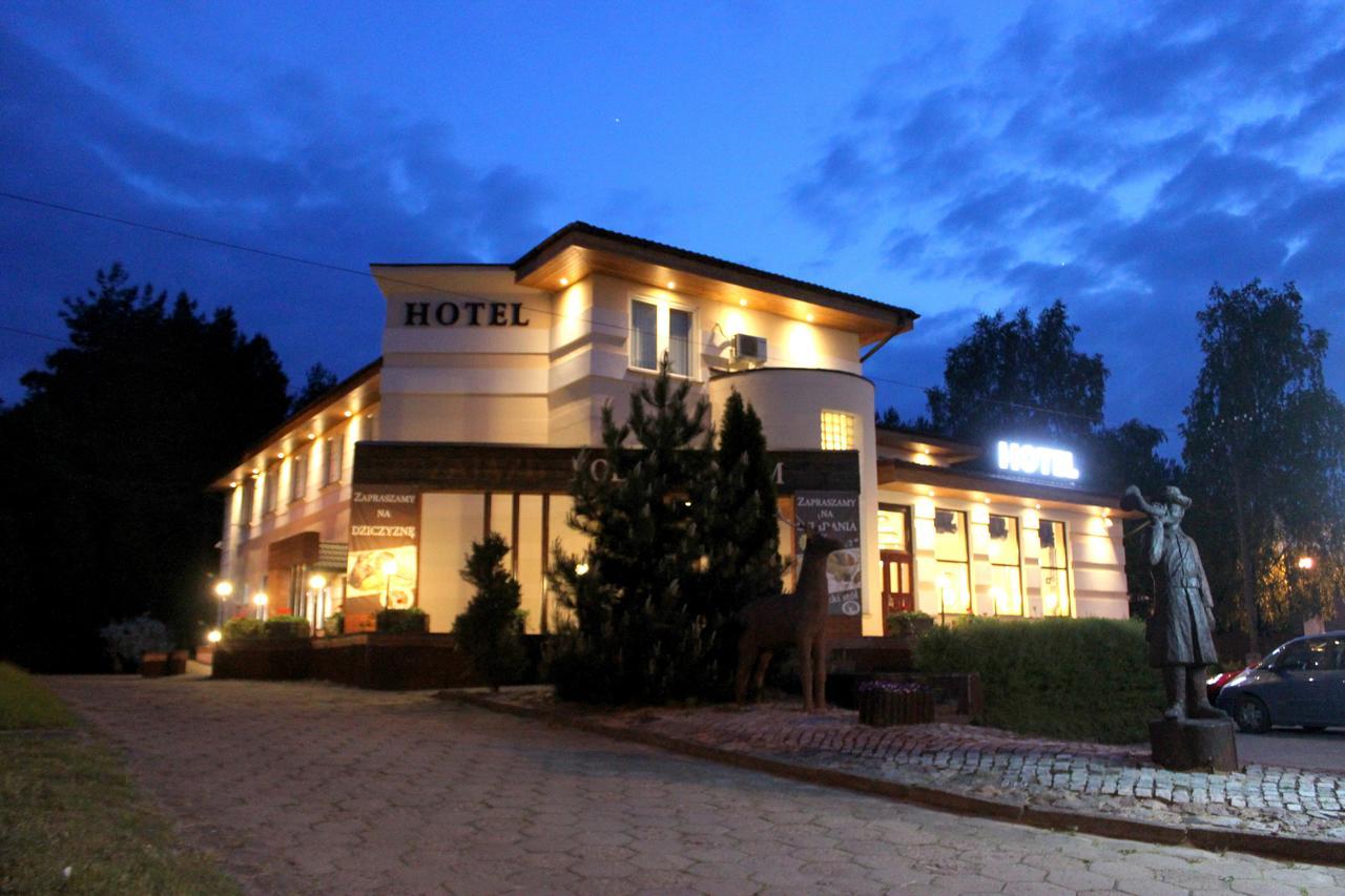 Hotel Pod Jeleniem ทูโคลา ภายนอก รูปภาพ